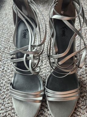 FIONI Clothing Silver Lace-Up Strappy Heels